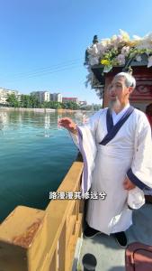 藏在龙舟赛里的绝美水上国风小剧场