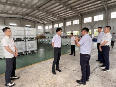 赤壁镇：提升干部素质 在车间地头开课堂