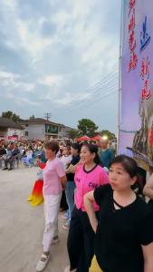 咸宁市移风易俗文艺作品巡演走进安丰村