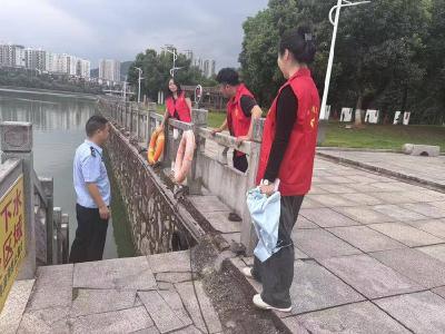 湖北赤壁：警社携手巡河道 严防溺水护民安