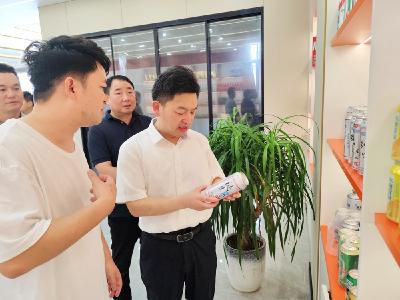 万龙调研赤壁高新区重点企业发展 精准对接企业需求 推动工业经济高质量发展