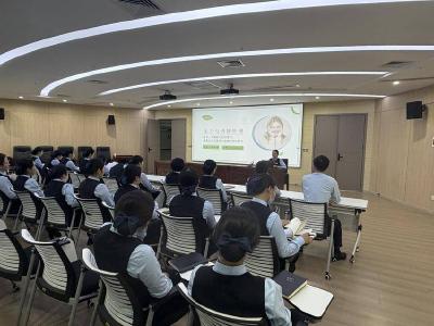 赤壁政数局开展职场情绪管理与沟通技巧专题培训