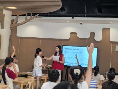 赤壁家研会：品读诗魂人生 浸润书香成长