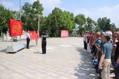 重温红色经典 回望革命历程 共抒爱国情怀 ——孝感监狱离退休民警赴洪湖开展红色教育活动 
