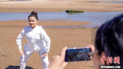 哈萨克斯坦留学生奥宝：我把八段锦带回国教给家人