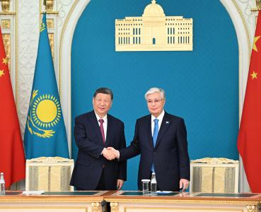 习近平同哈萨克斯坦总统托卡耶夫会谈