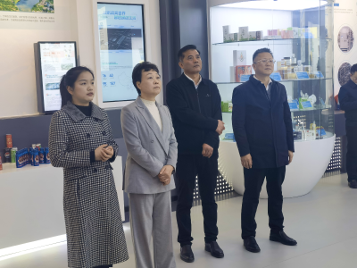 张远梅到咸宁高新区调研时要求 用心用力用情服务好企业发展与项目建设