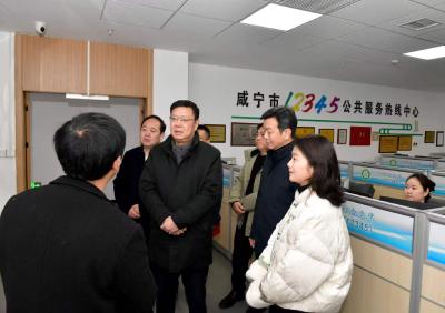 杨军走访慰问春节期间坚守岗位的一线工作者 做实节日期间各项工作 确保群众平安祥和过节