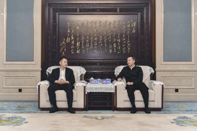 周锋与出席中德控股汽车产业制造基地项目开工暨招商洽谈会的企业代表座谈 共育良好产业生态 共促产业集群发展