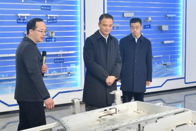 周锋到咸安区调研企业复工复产工作时强调 强化服务保障 守牢安全底线 全力以赴推动一季度开好局起好步