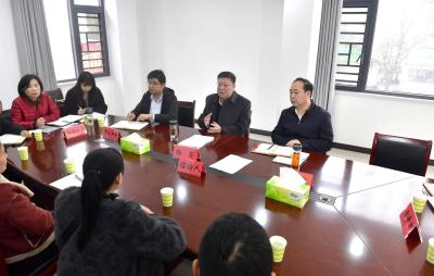 杨军到市信访局接待来访群众 依法依规化解信访问题 切实维护群众合法权益