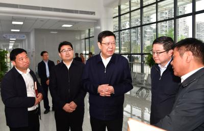 杨军到崇阳调研民生实事推进情况 着力优化服务供给 建设生育友好城市