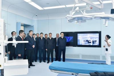 同济医院党委书记唐洲平一行来咸调研 携手推动同济医院咸宁医院高质量运营发展