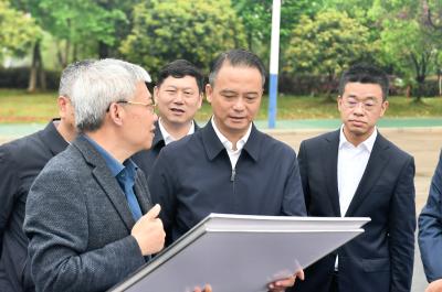 周锋调研城市工作时强调 深入践行人民城市理念 努力建设现代化人民城市