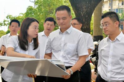 周锋到咸安区调研城市更新工作时强调 因地制宜高质量推进城市更新 着力提升城市治理现代化水平