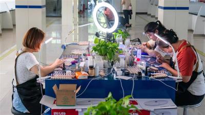 锲而不舍落实中央八项规定精神｜云梦美丽工坊 指尖掘金闯出新赛道