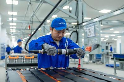 从武汉起步，跻身全球前三新能源电池头部企业再次重仓