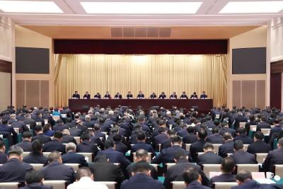 王忠林在传达学习全国两会精神会议上强调 深入学习贯彻习近平总书记重要讲话和全国两会精神 奋进“十五五” 加力建支点 李殿勋孙伟出席