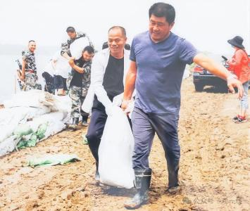 正确政绩观：一颗心、一份情、一条路、一股劲