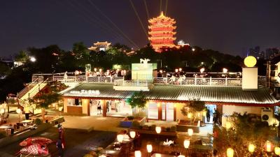 凭栏把盏观胜景、一眼名楼入画来，“天台经济”点亮文旅新图景
