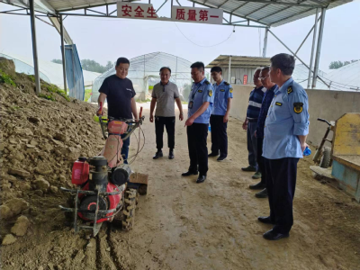 加强农机安全监管 护航“三秋”生产