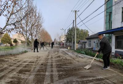 白鹭湖管理区新湖办事处开展环境卫生整治行动