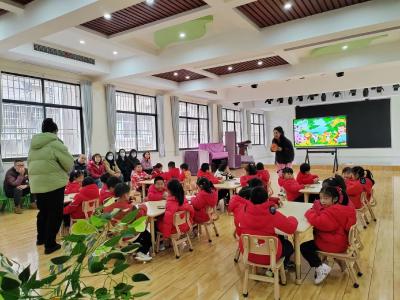 市机关幼儿园开展“携爱同行‘育’见美好”开放日活动