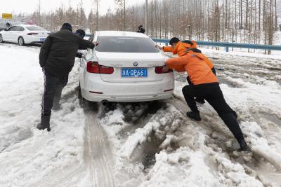 除雪破冰保畅通