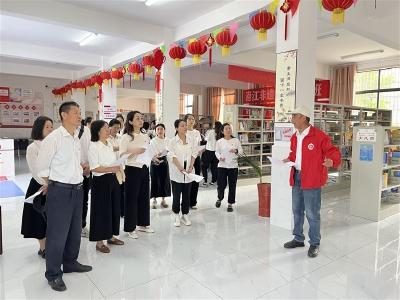 市机关幼儿园开展五四青年节现场教学活动