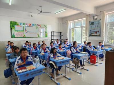 新起点，梦想启动：全国多地中小学迎来开学