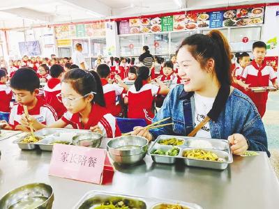 潜江多管齐下 守护学生舌尖安全