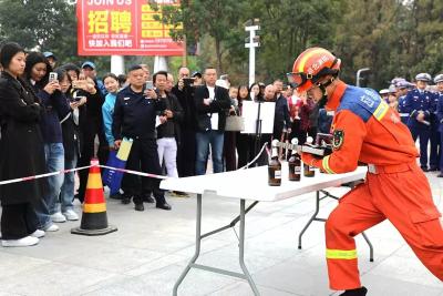 潜江：电动自行车“以旧换新”守护消防安全