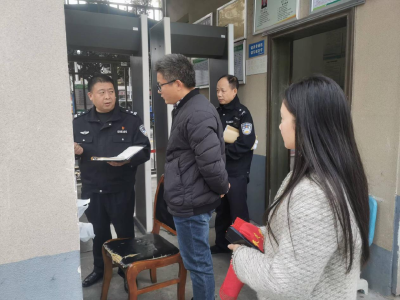 辉煌社区开展校园安全检查和隐患排查行动
