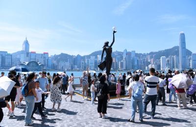 深圳居民赴港“一签多行”新政启动 助力大湾区融合交流 