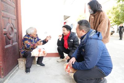 熊口镇开展走访慰问行动