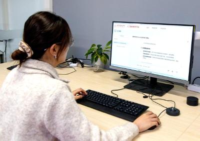 多所高校“尝鲜”DeepSeek 技术热潮背后的冷思考