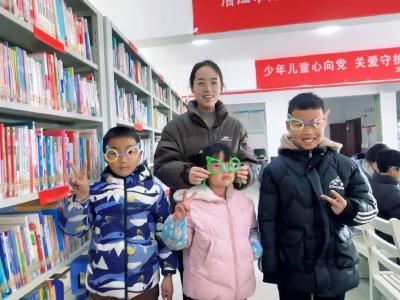 龙湾镇：多彩活动 温暖启航