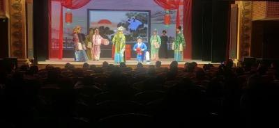 新春“有戏” 年味儿更浓