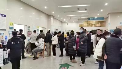 杏林春满护安康 佳节坚守佑生命