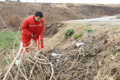 江汉油田员工救援伤者获表扬