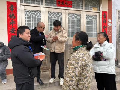龙湾镇开展人社惠民政策宣传活动