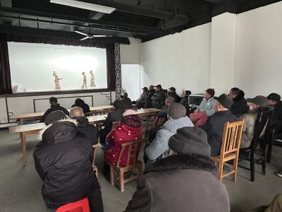 好戏登场：家门口的江汉皮影