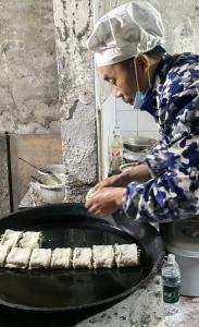在潜江 吃“盔”是福