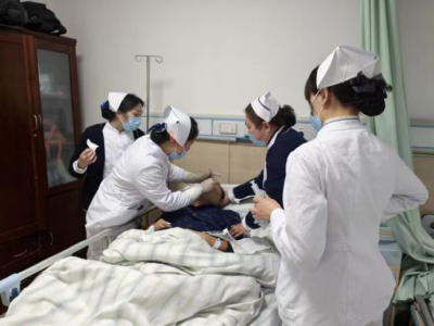 潜江市中心医院：“医康融合”为重症患者点亮生命之光