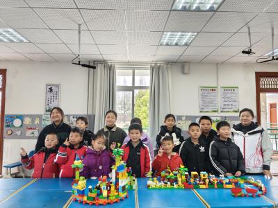 乐高搭建童心梦 校社携手育未来