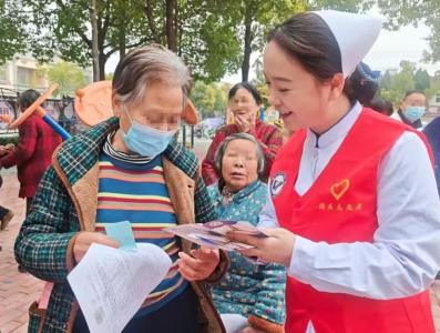 潜江医护进梅咀 安宁疗护志愿服务暖人心