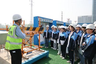 潜江中学新校区建设项目部举办“学生开放日”