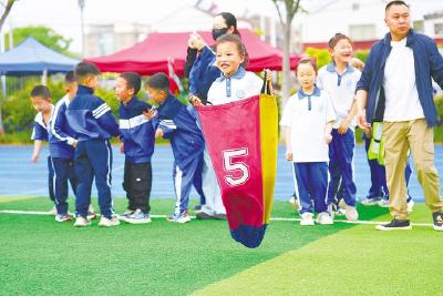 中小学文体活动欢乐多彩——“有放松的课间，才有专注的课堂”