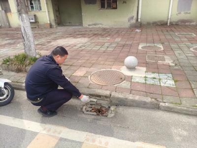 周矶管理区：清除隐患守护群众“脚下安全”