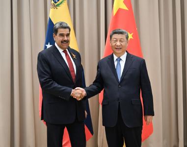 习近平会见委内瑞拉总统马杜罗